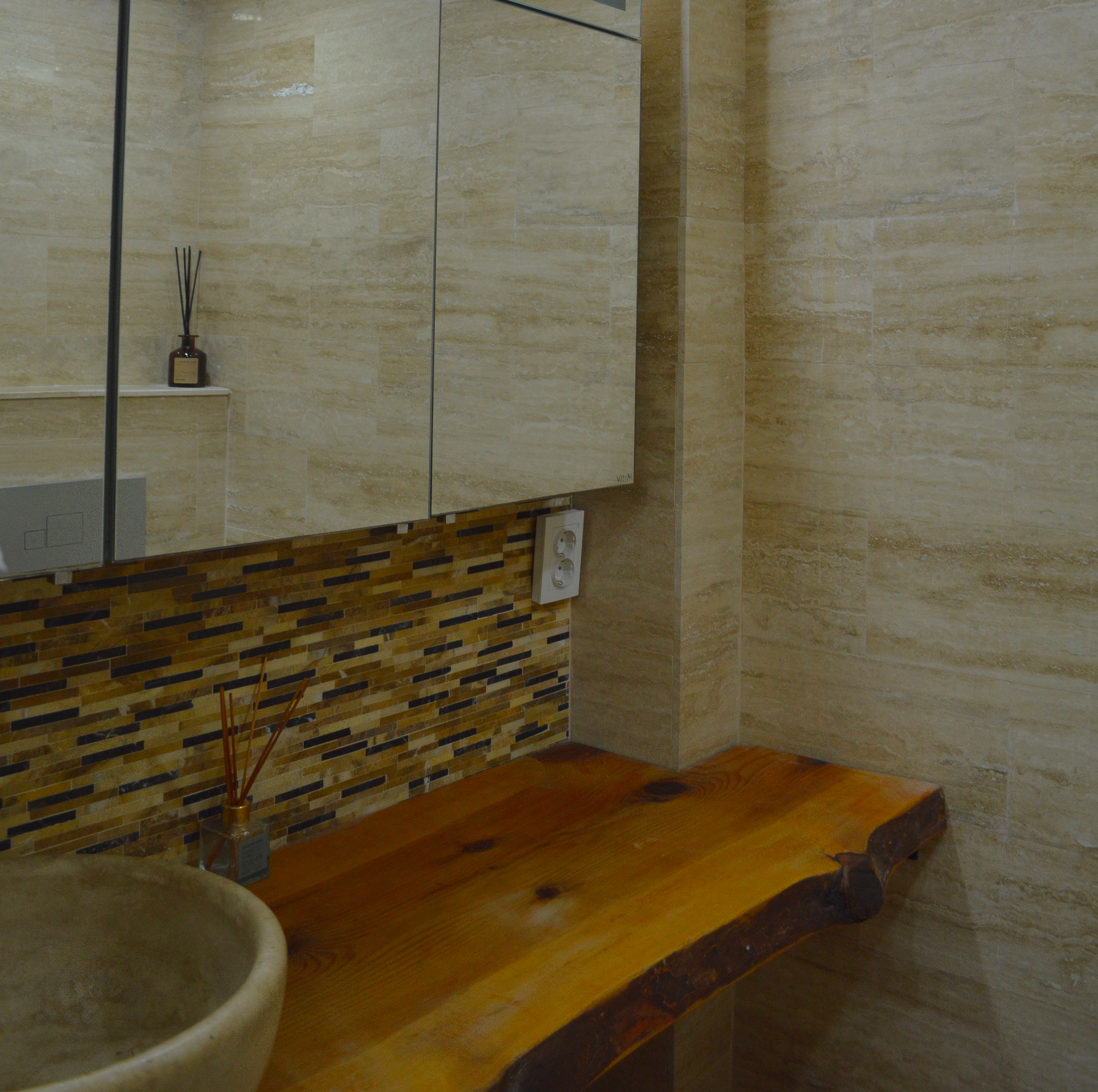 Walnut Polished Vein Cut Bathroom